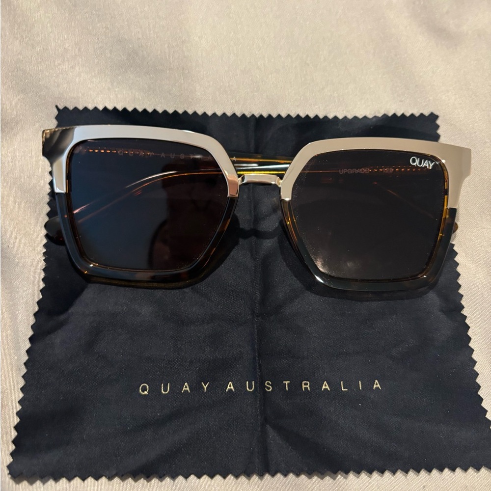 Quay Australia Square Sunglasses